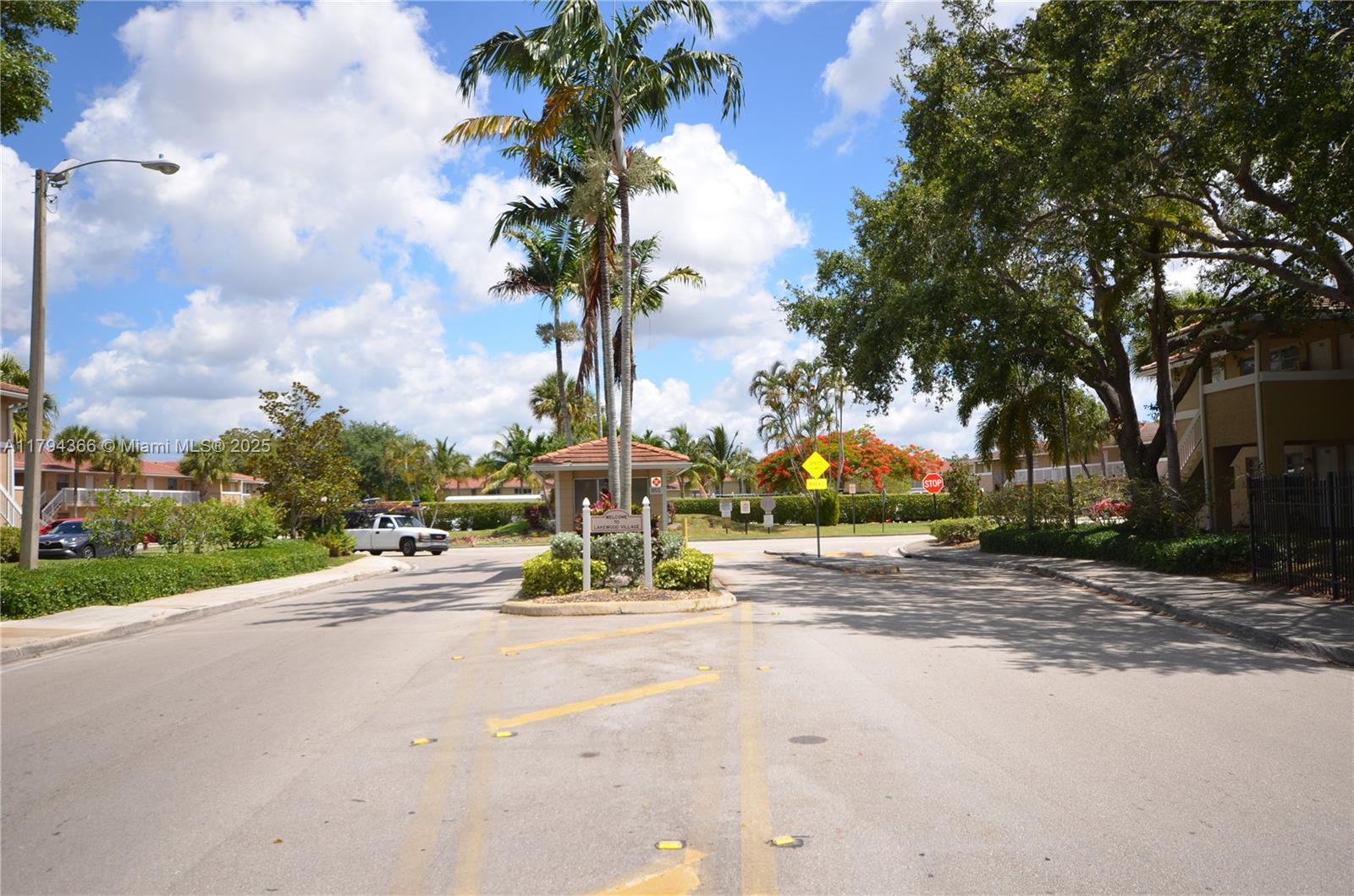 1004 Twin Lakes Dr #1004, Coral Springs, Florida image 25