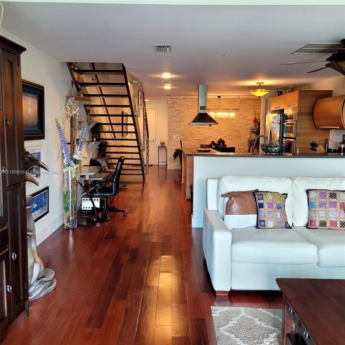 Property photo # 2