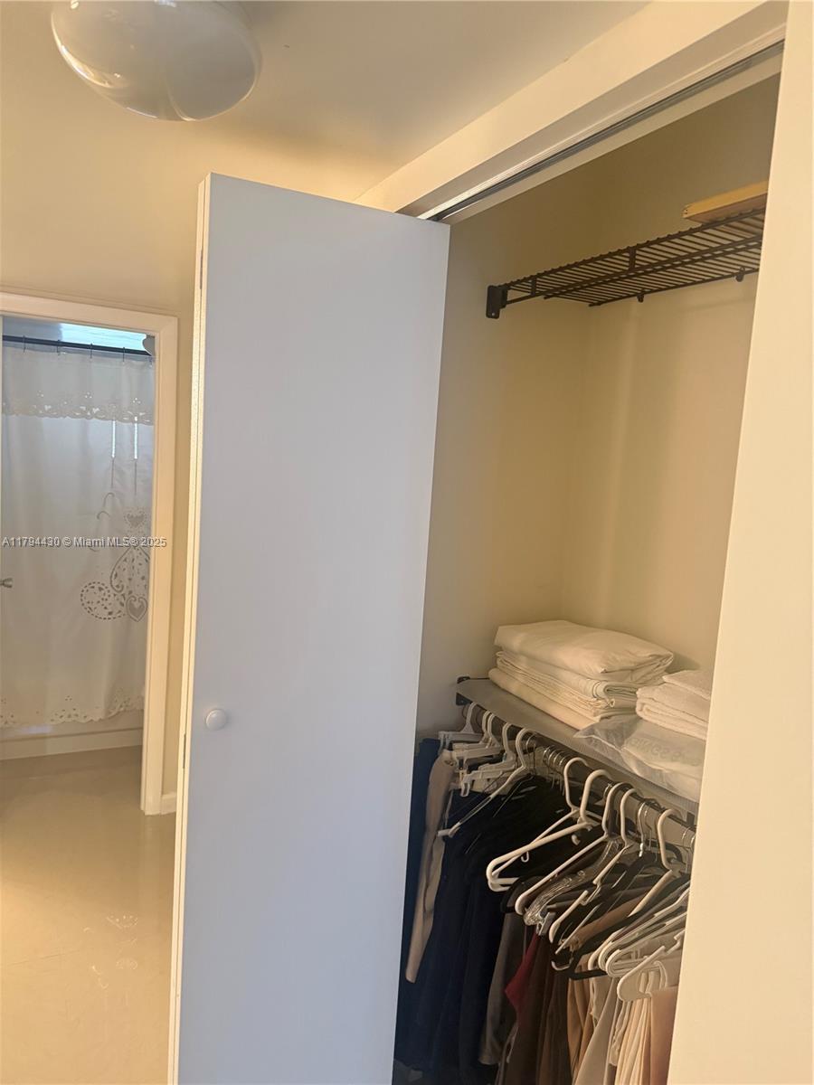 901 Colony Point Cir #217, Pembroke Pines, Florida image 27