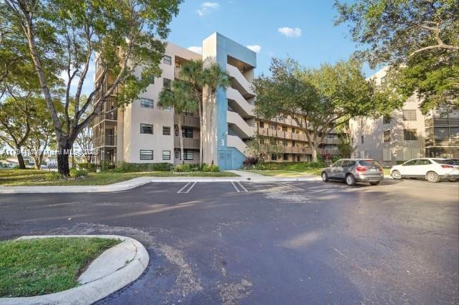901 Colony Point Cir #217, Pembroke Pines, Florida image 33