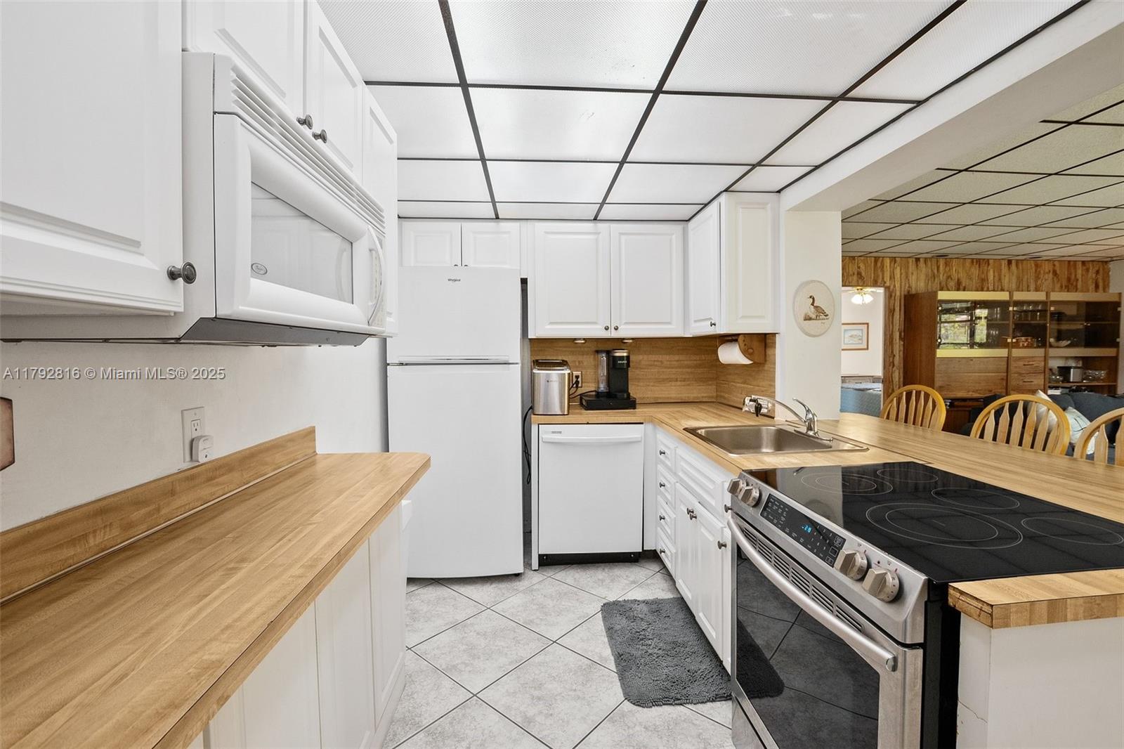 288 Pocatella St, Miami Springs, Florida image 9