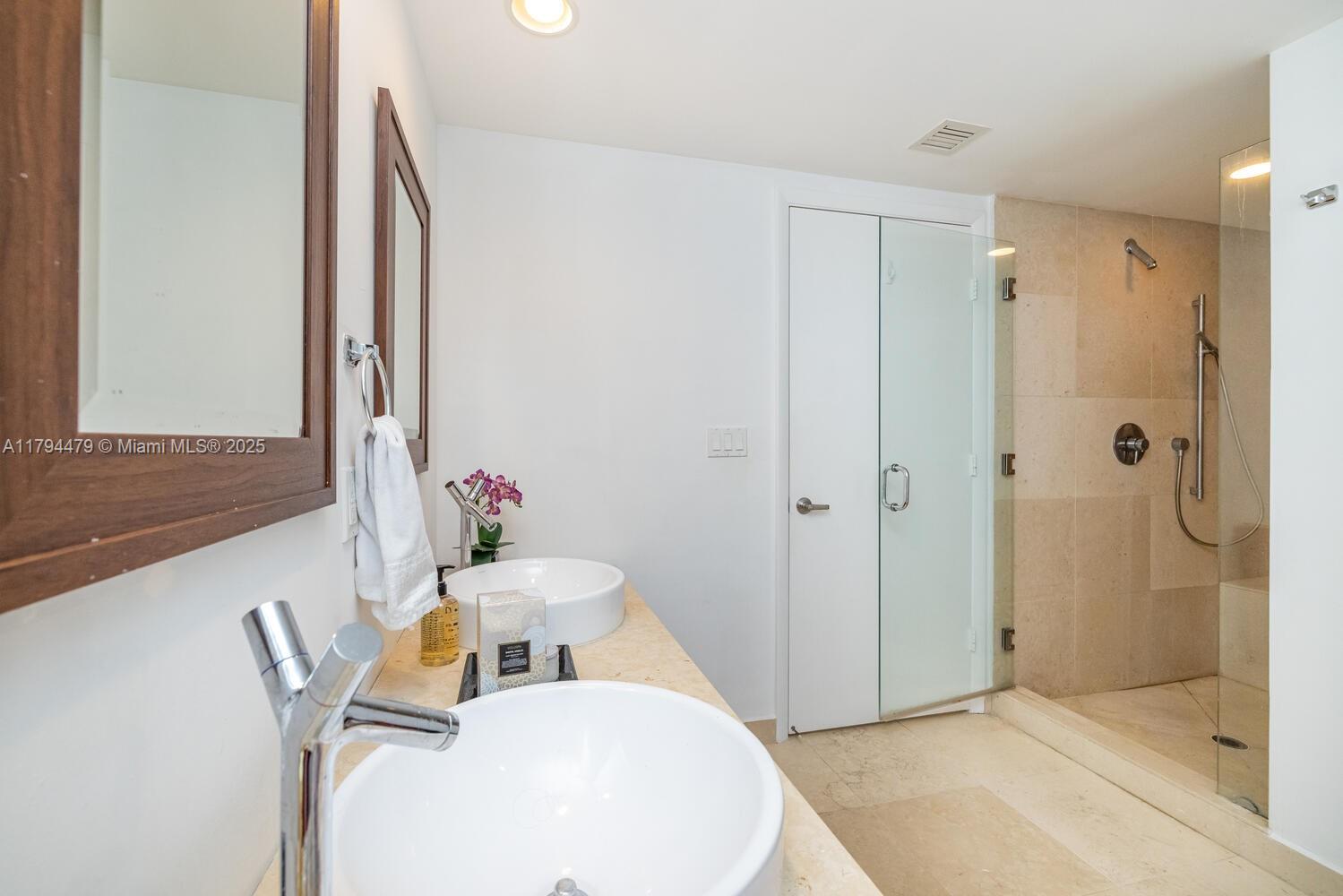 495 Brickell Ave #4008, Miami FL 33131