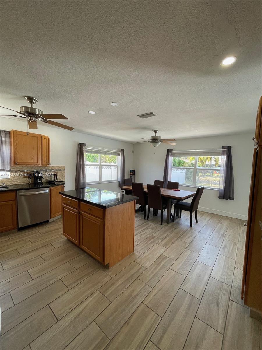 8588 NW 27th Dr, Coral Springs, Florida image 11