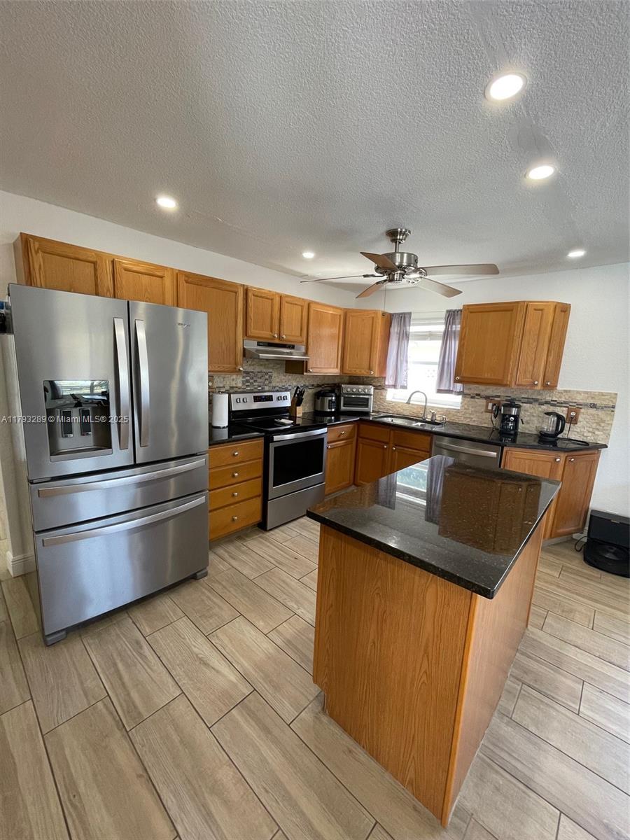 8588 NW 27th Dr, Coral Springs, Florida image 12