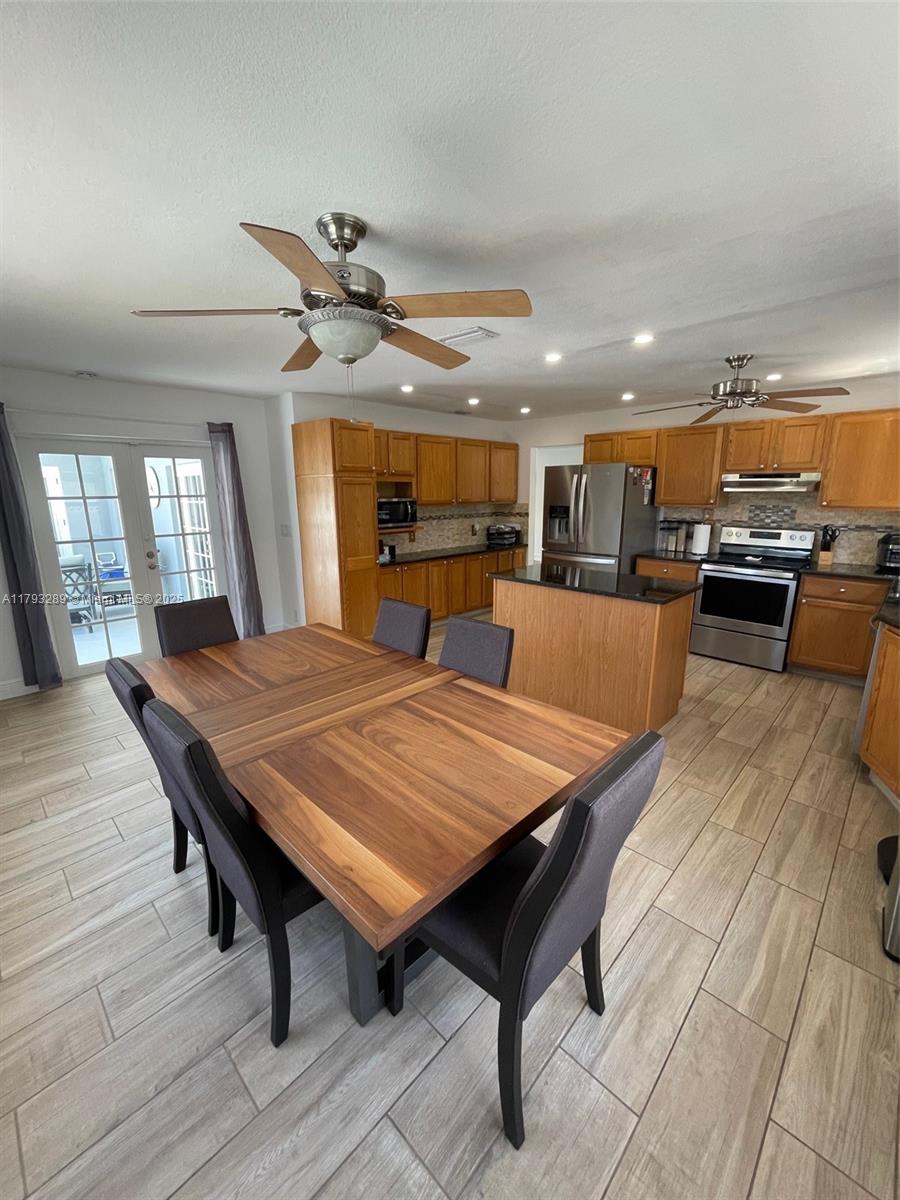 8588 NW 27th Dr, Coral Springs, Florida image 14