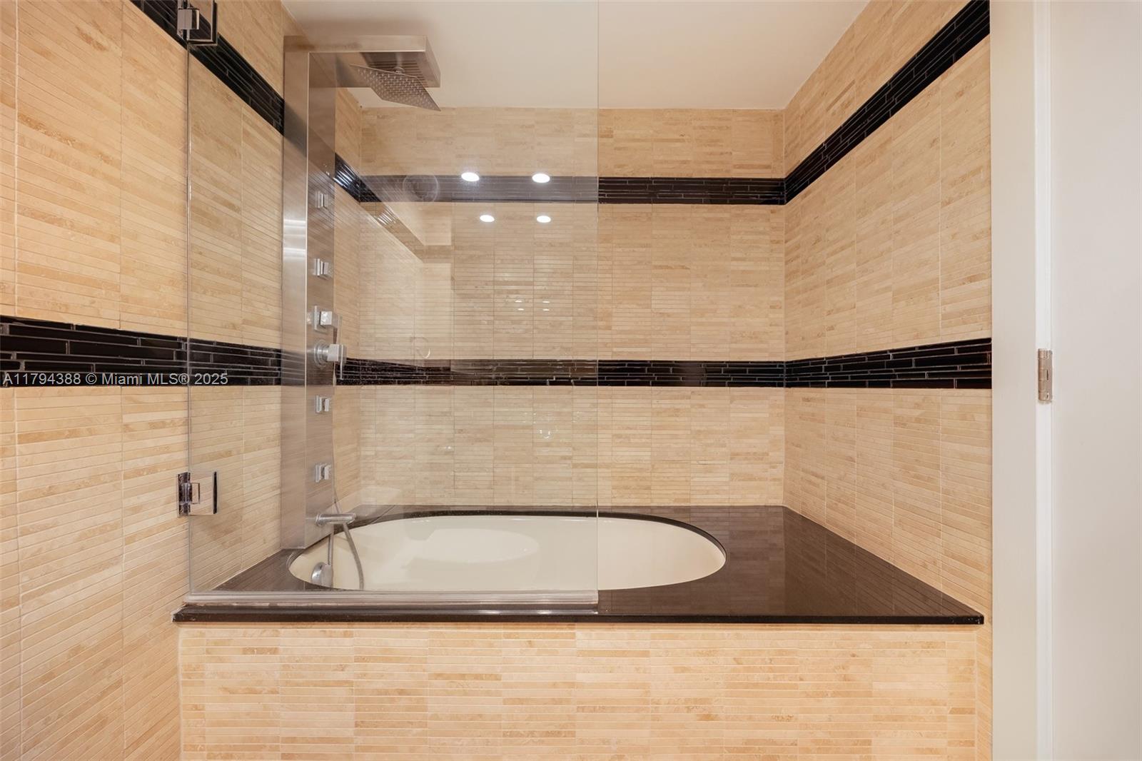 1600 S Bayshore Ln #8D, Coconut Grove, Florida image 18