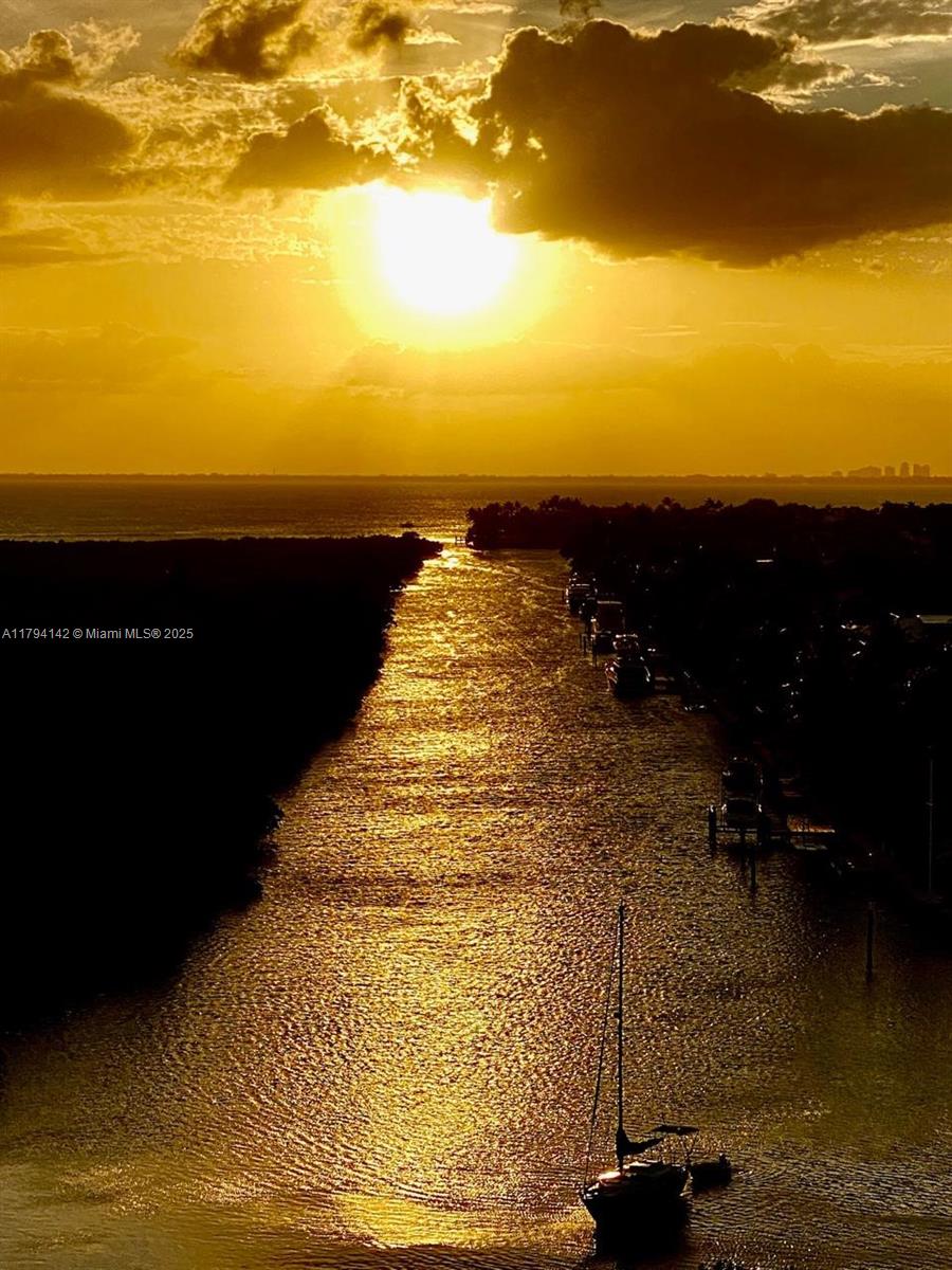 1121 Crandon Blvd #D902, Key Biscayne, Florida image 23