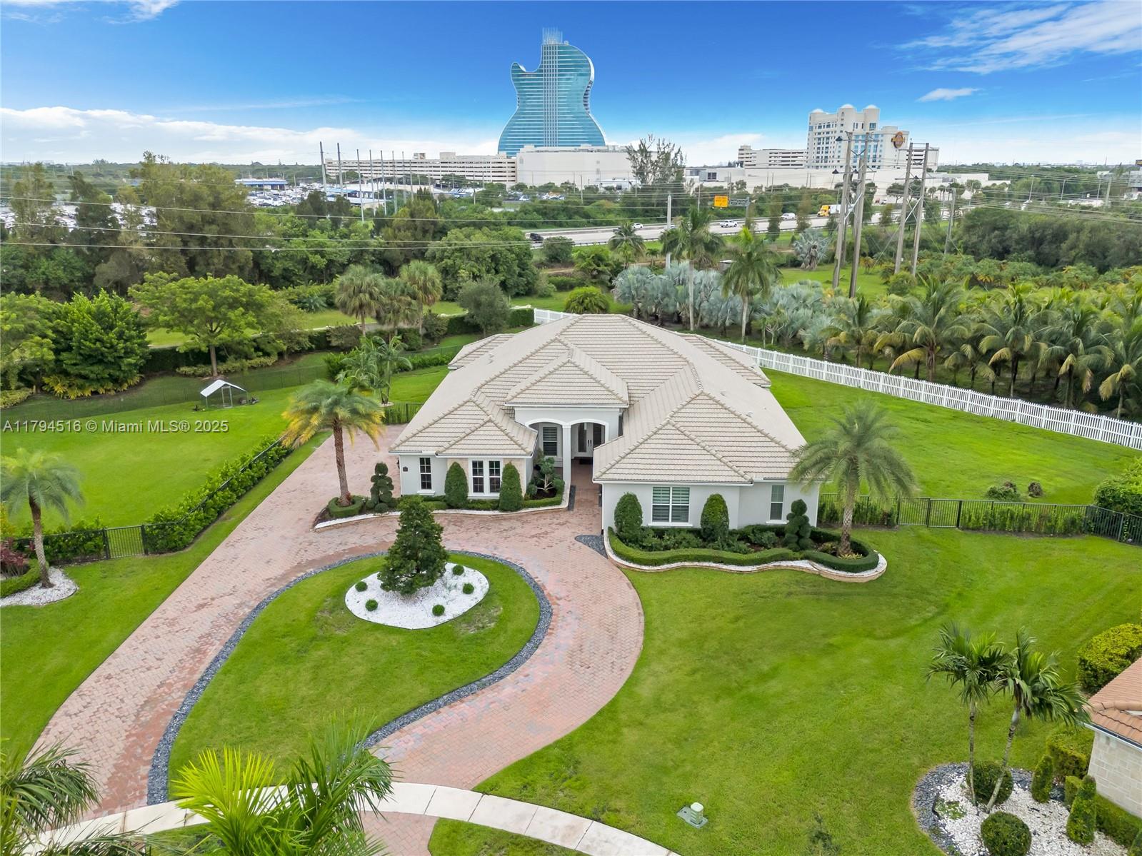 5202 S Sterling Ranch Cir, Davie, Florida image 1