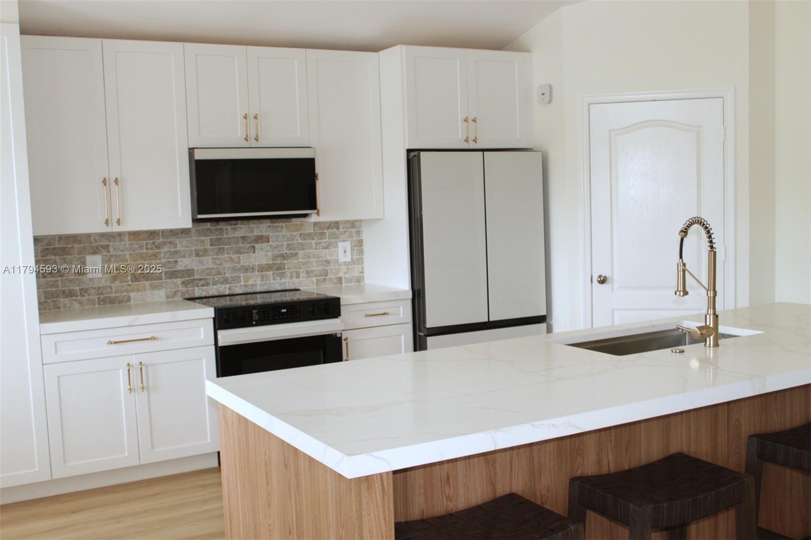 Property photo # 4