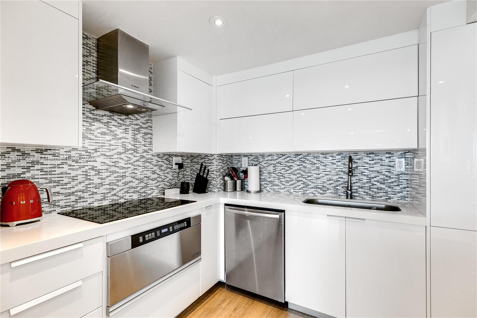 Property photo # 9