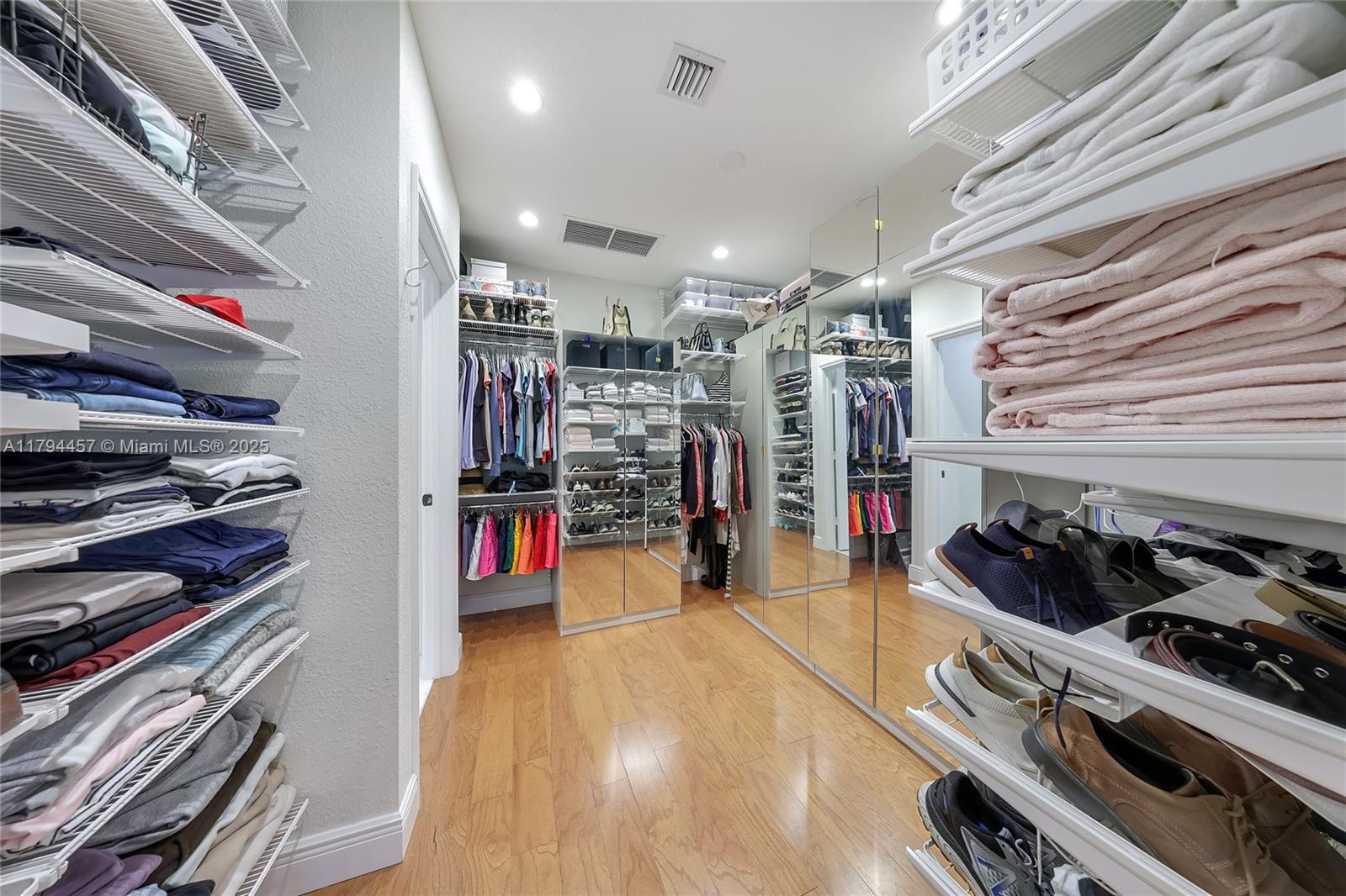 1402 Tangier St, Coral Gables, Florida image 12