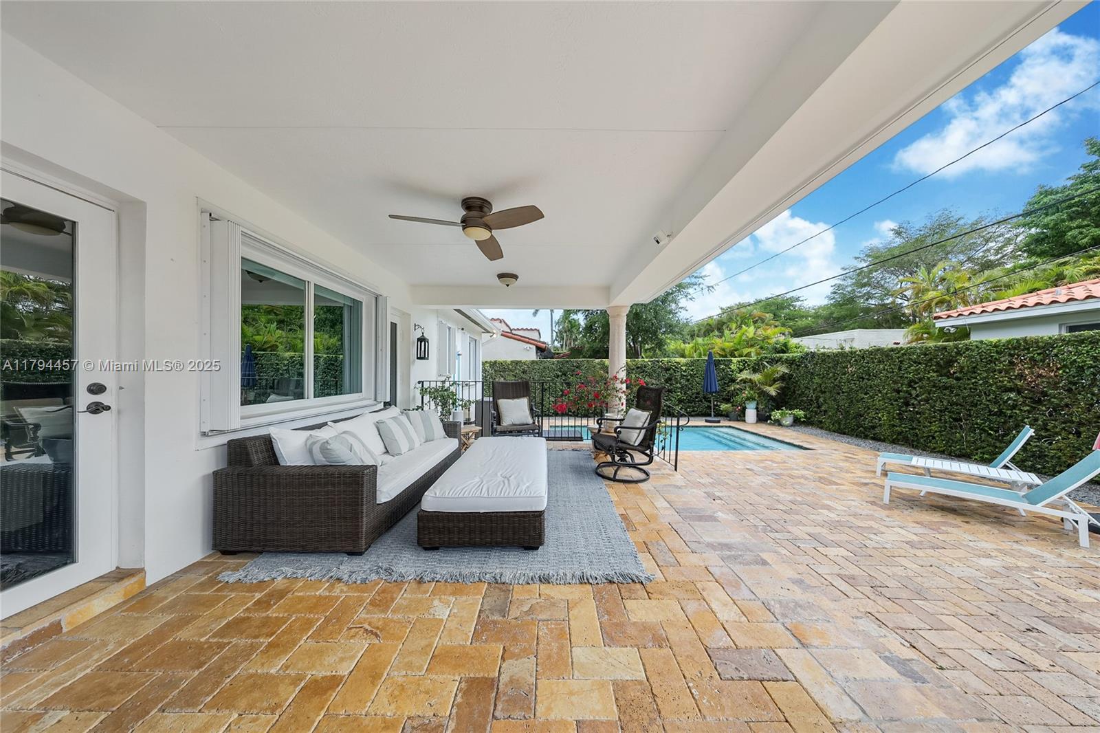 1402 Tangier St, Coral Gables, Florida image 3