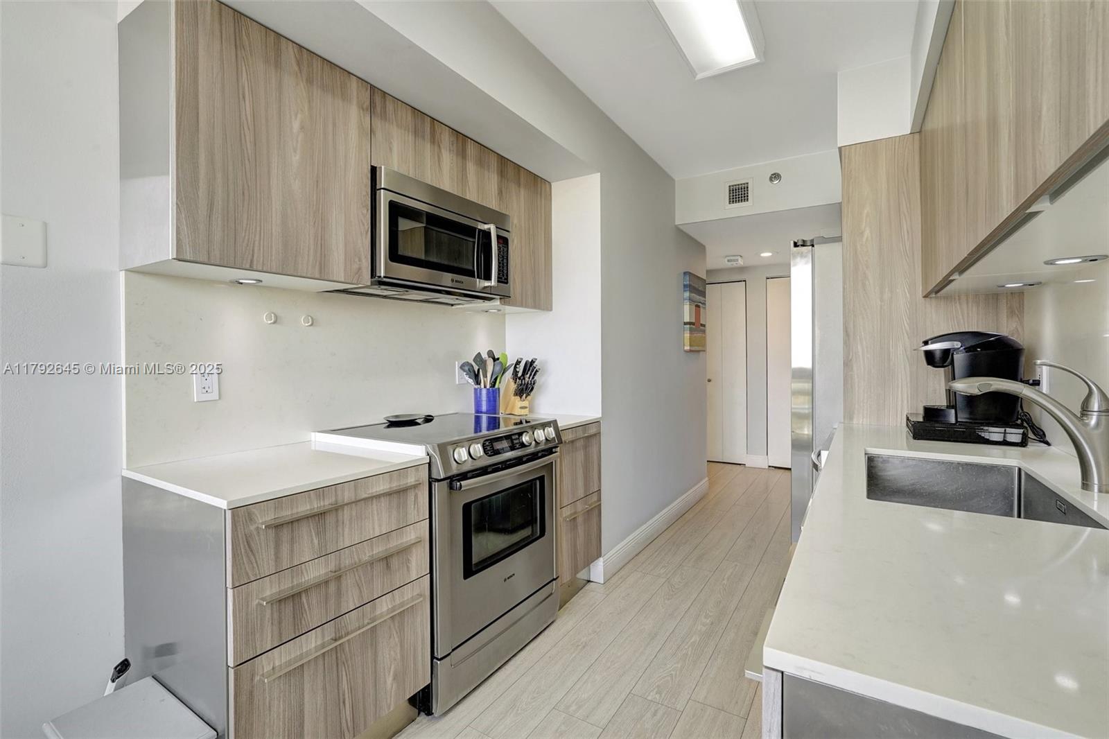 1000 Island Blvd #1805, Aventura, Florida image 11