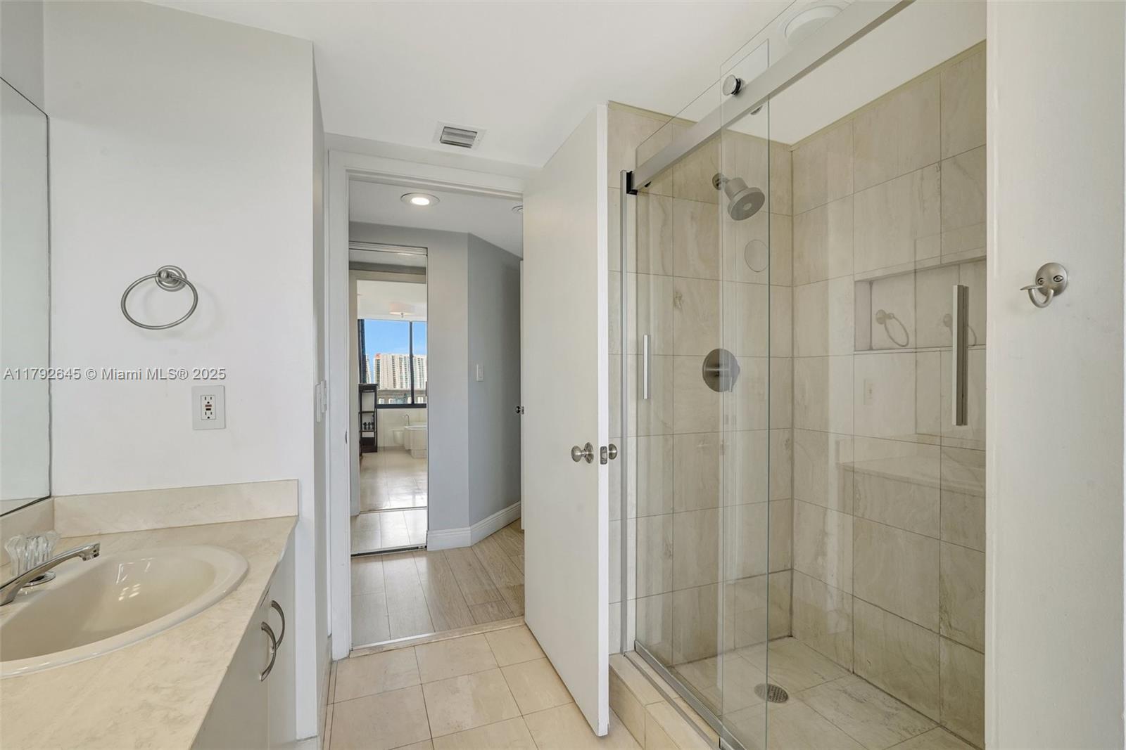 1000 Island Blvd #1805, Aventura, Florida image 16