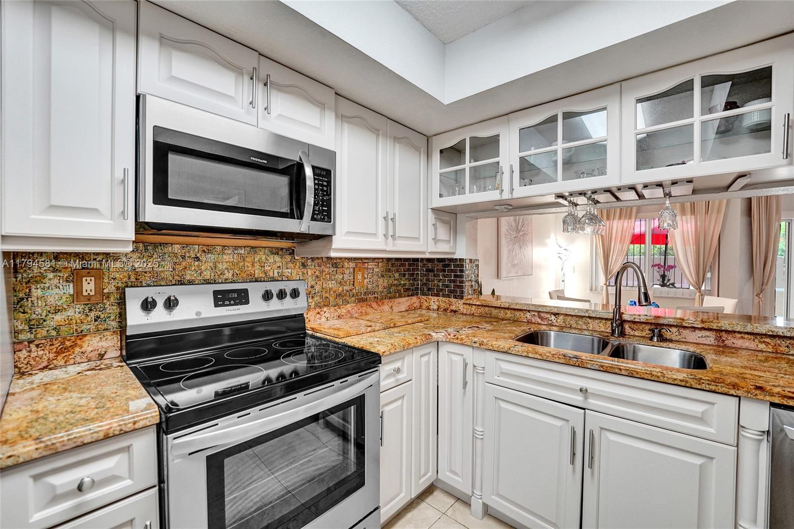 7909 NW 7th Ct, Plantation, Florida image 9