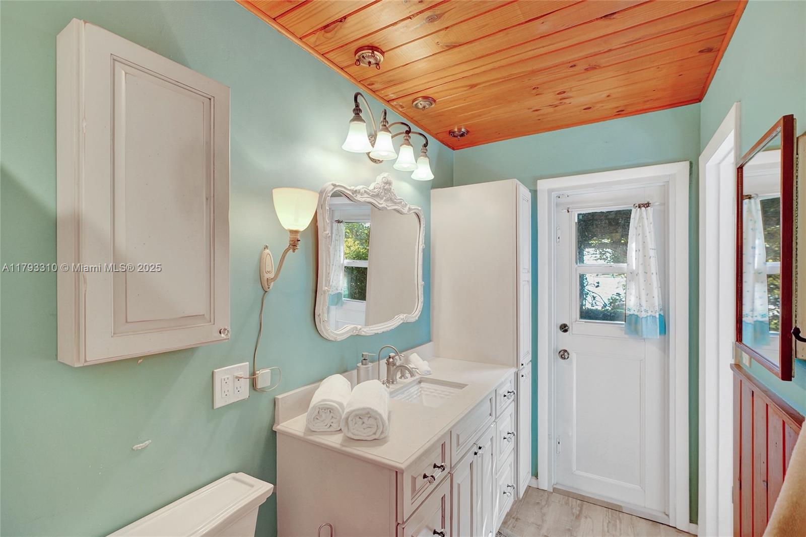 9030 Ridgeland Dr, Cutler Bay, Florida image 31