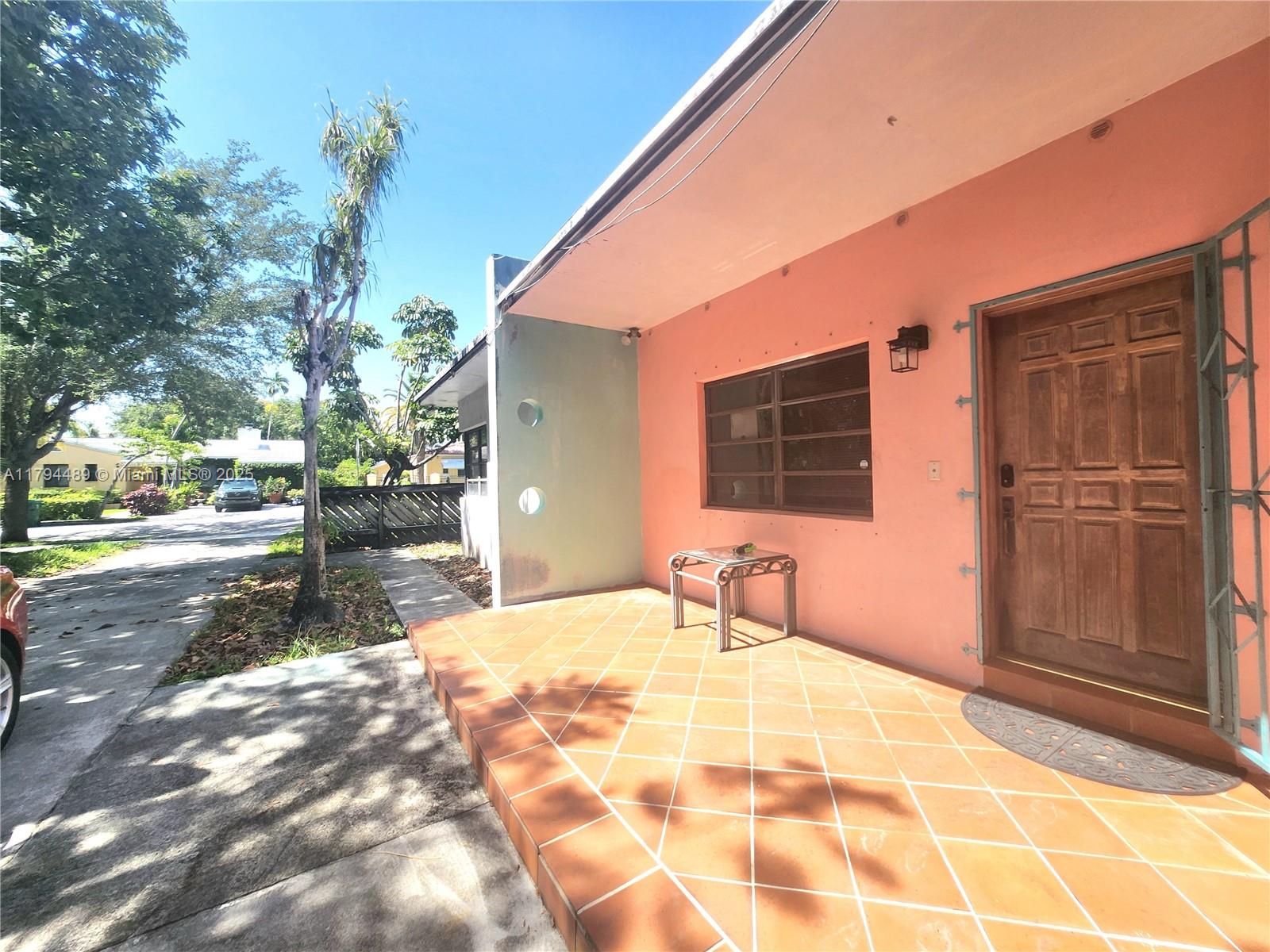 2323 SW 20th St, Miami, Florida image 2