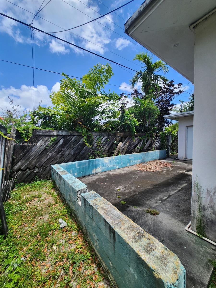 2323 SW 20th St, Miami, Florida image 30