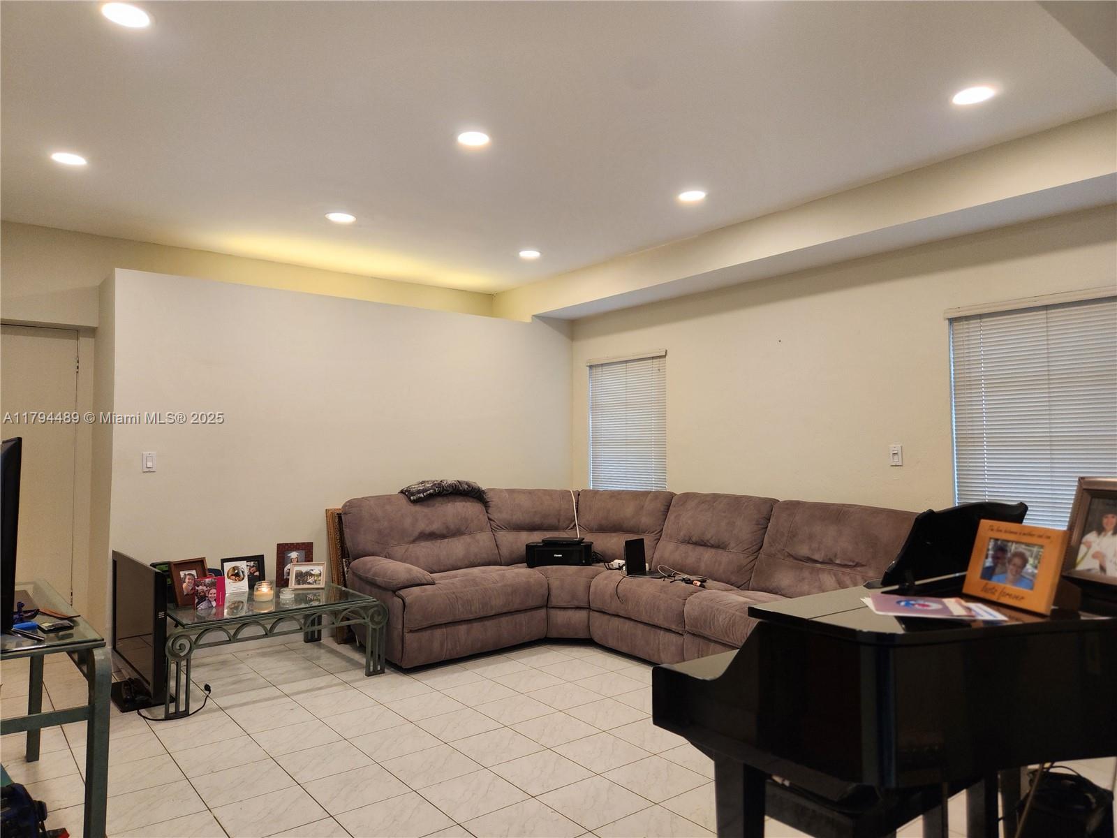 2323 SW 20th St, Miami, Florida image 4