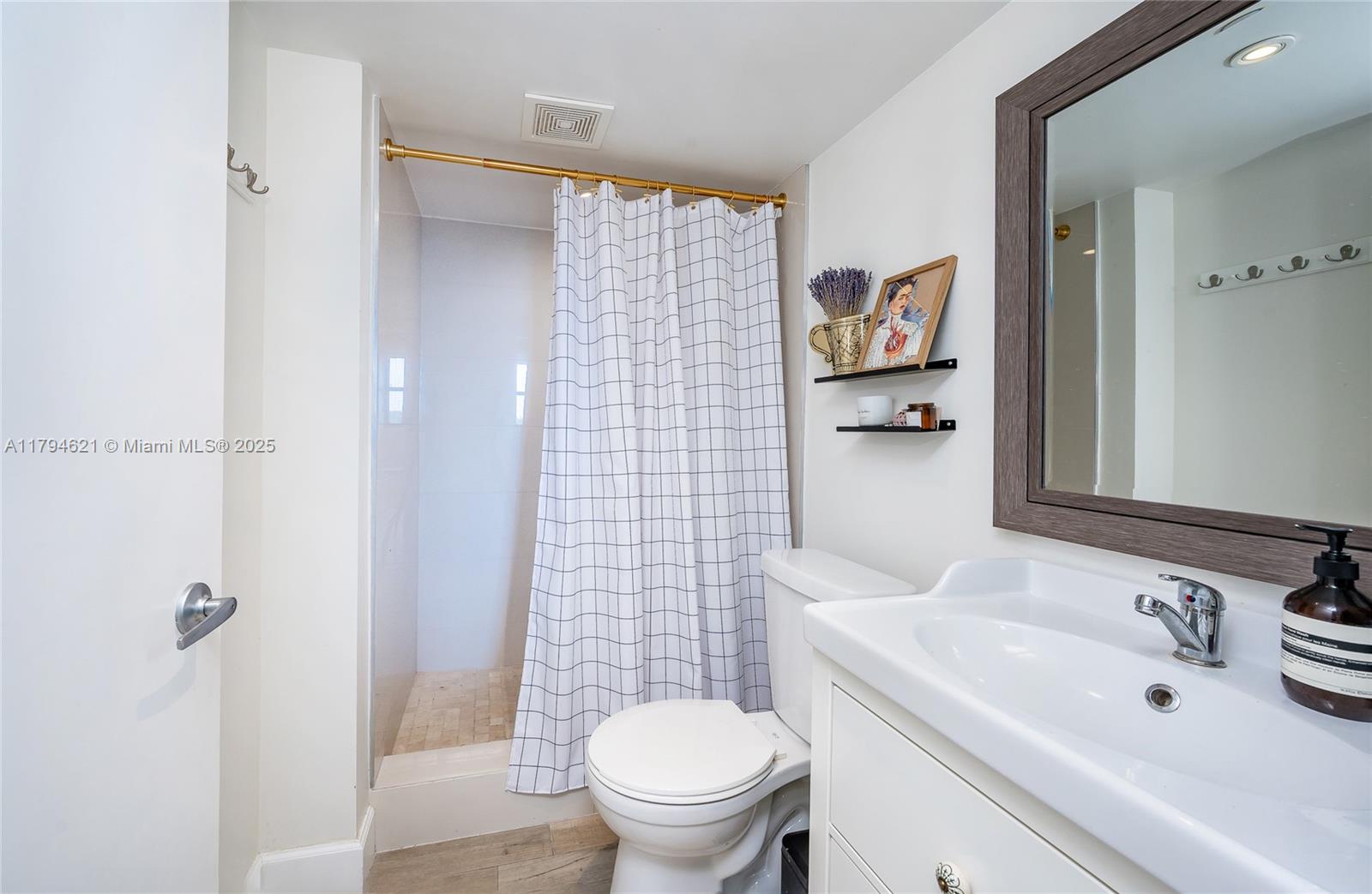 Property photo # 9