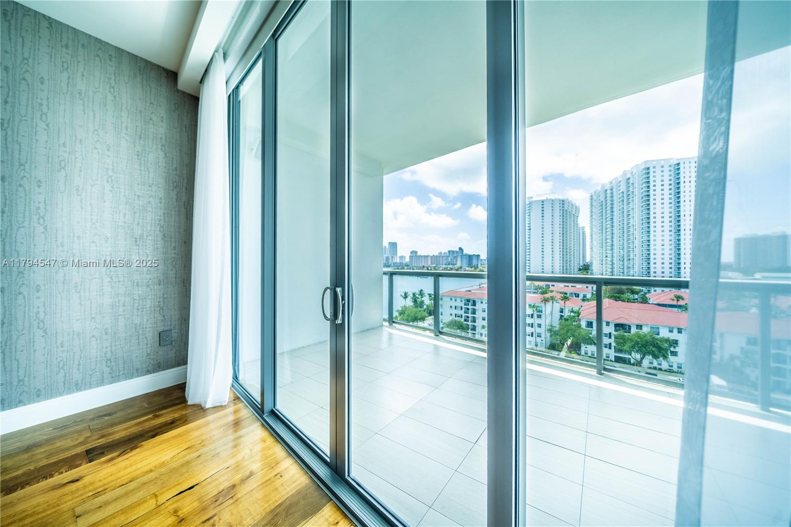3250 NE 188th St #806, Aventura FL 33180