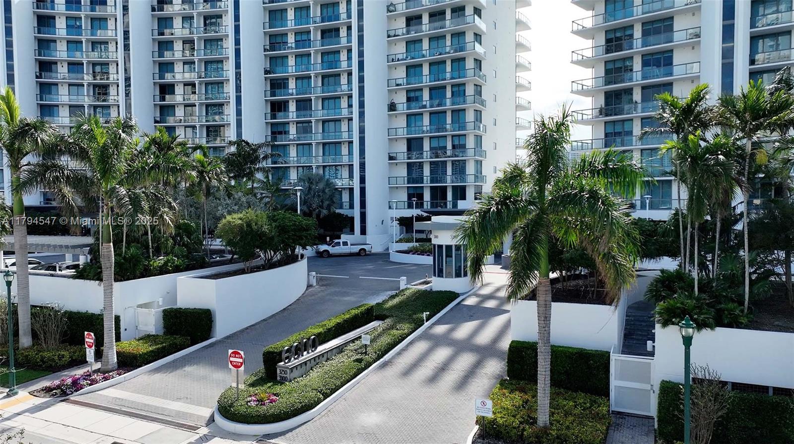 3250 NE 188th St #806, Aventura FL 33180