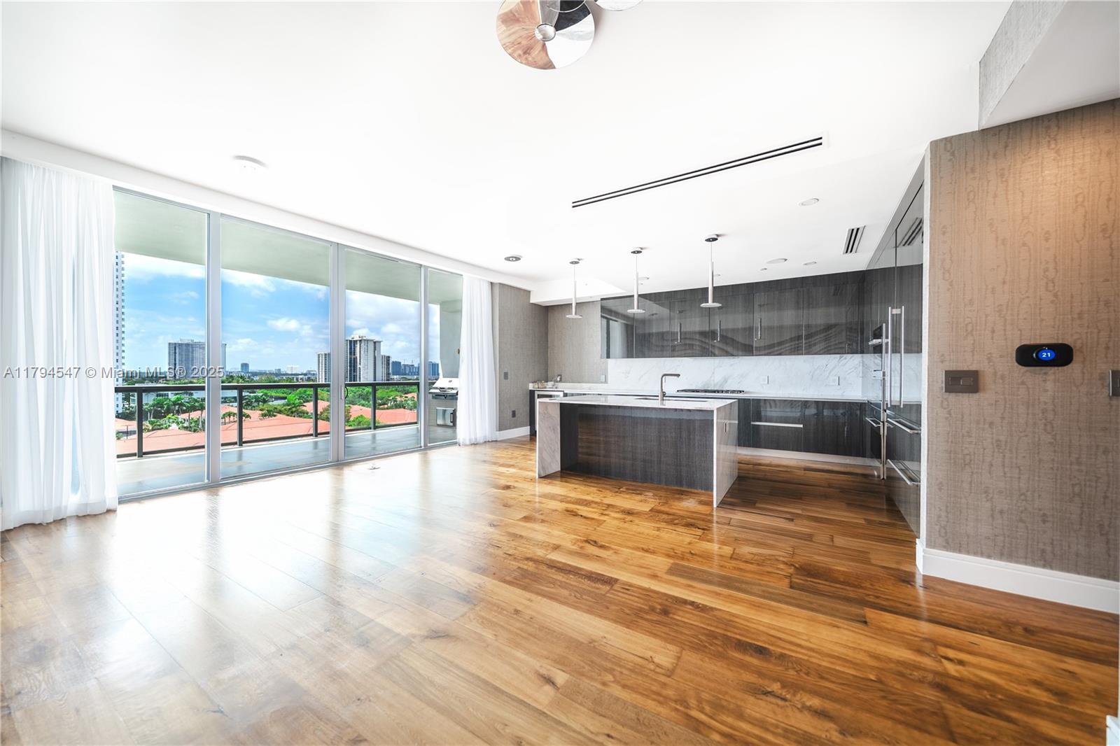 3250 NE 188th St #806, Aventura FL 33180