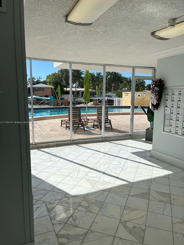 2020 NE 135th St #609, North Miami, Florida image 1