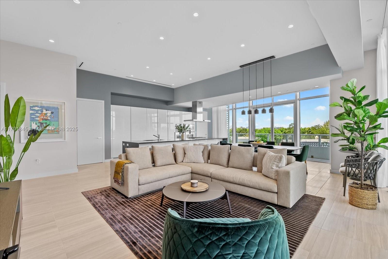 Condo for Sale in Miami Beach, FL