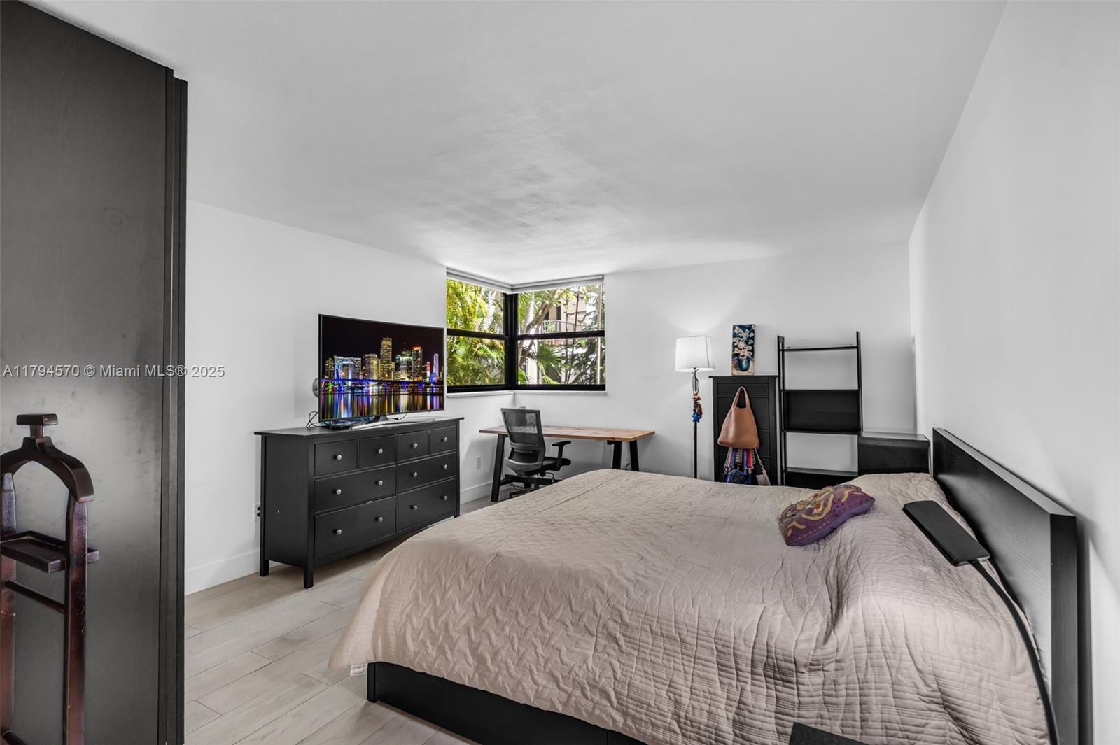 Property photo # 6