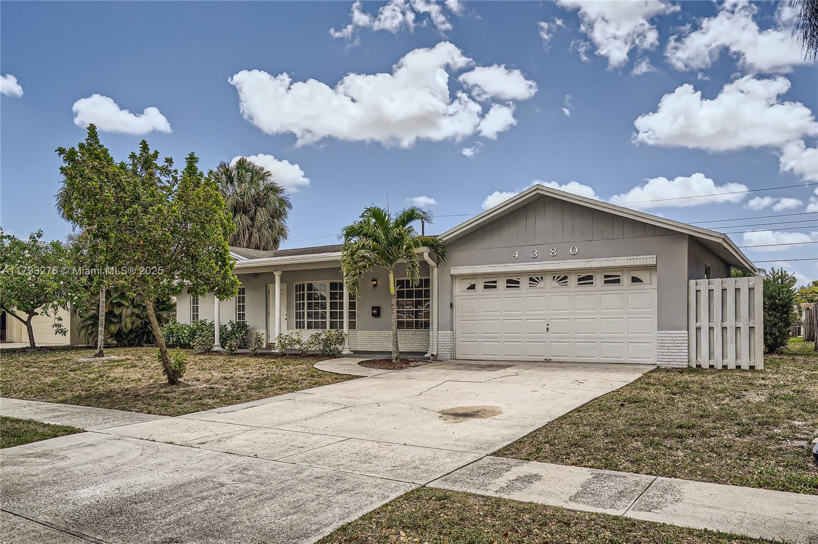 4380 NW 4th Ct, Coconut Creek, Florida image 2