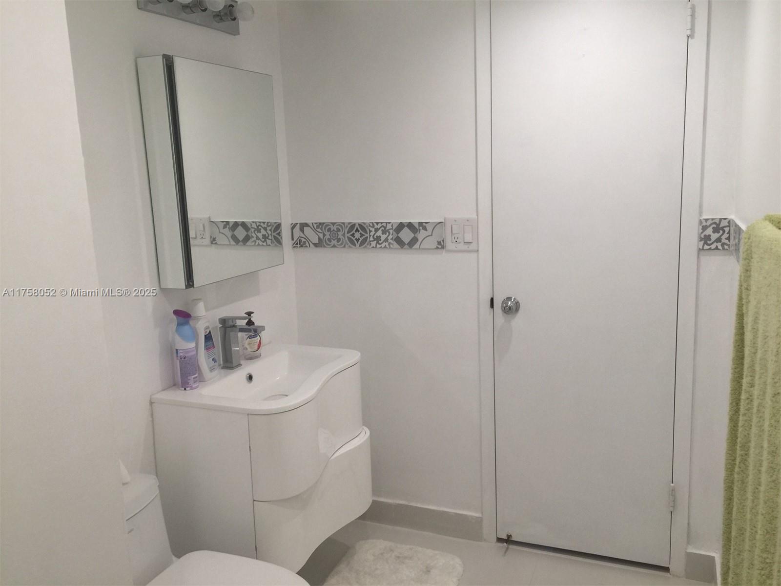 9511 Collins Ave #909, Surfside, Florida image 11