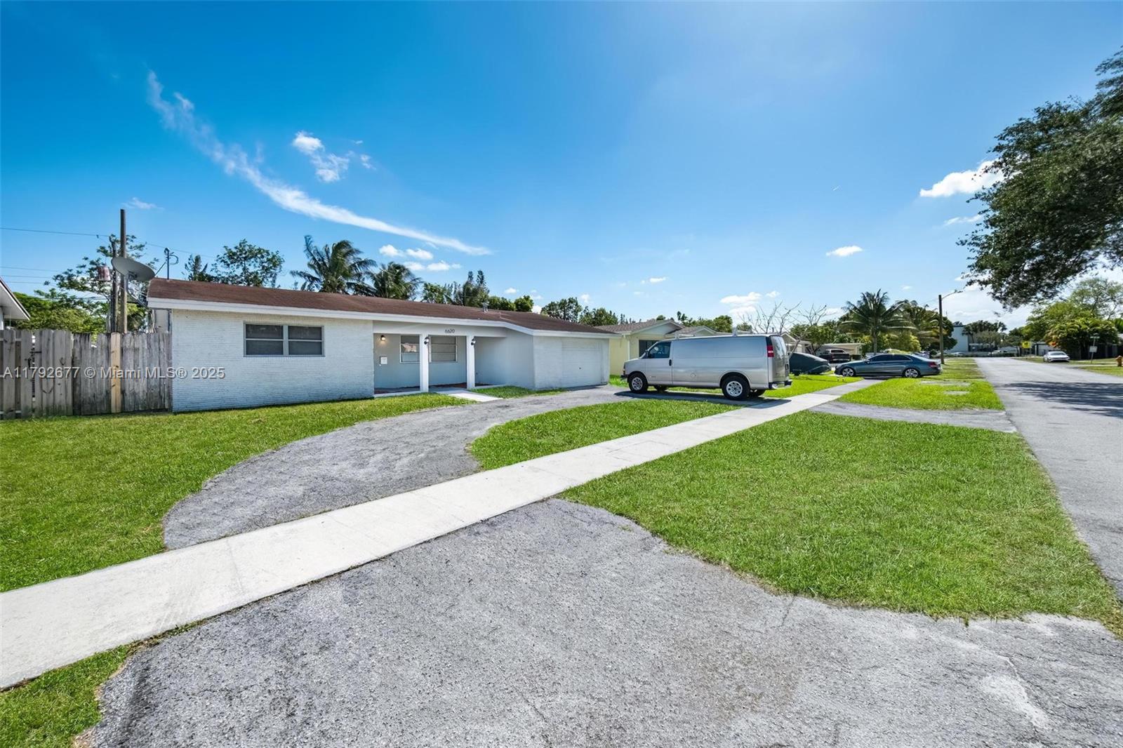 6620 NW 21st Ct, Sunrise, Florida image 2
