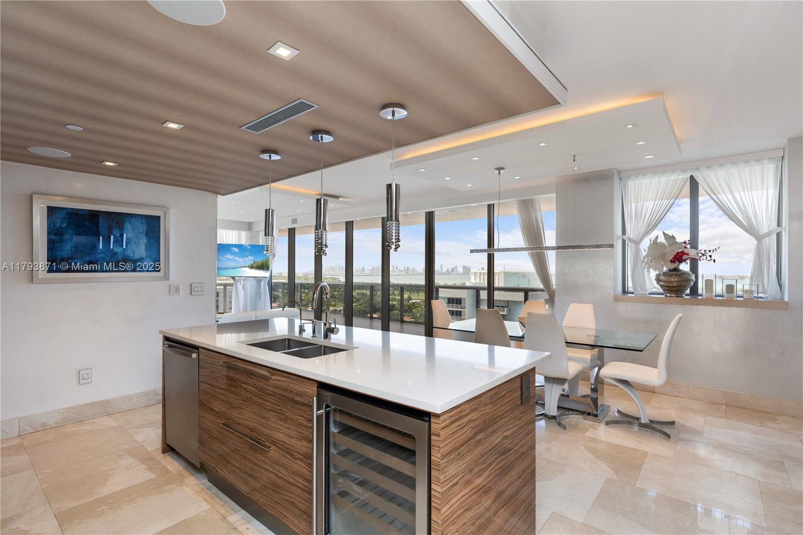 Condo for Sale in Miami Beach, FL