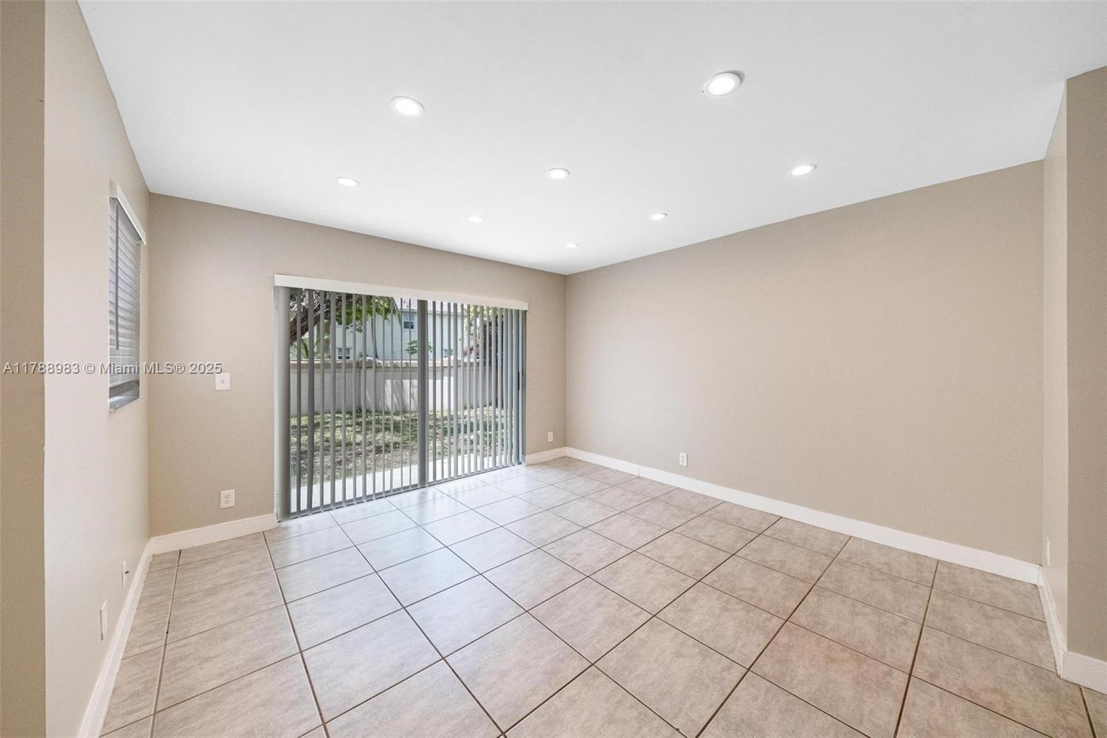 6231 Island Way, Margate, Florida image 8