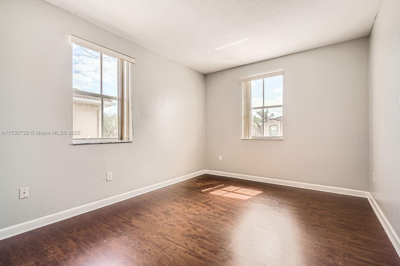 Listing Photo 17