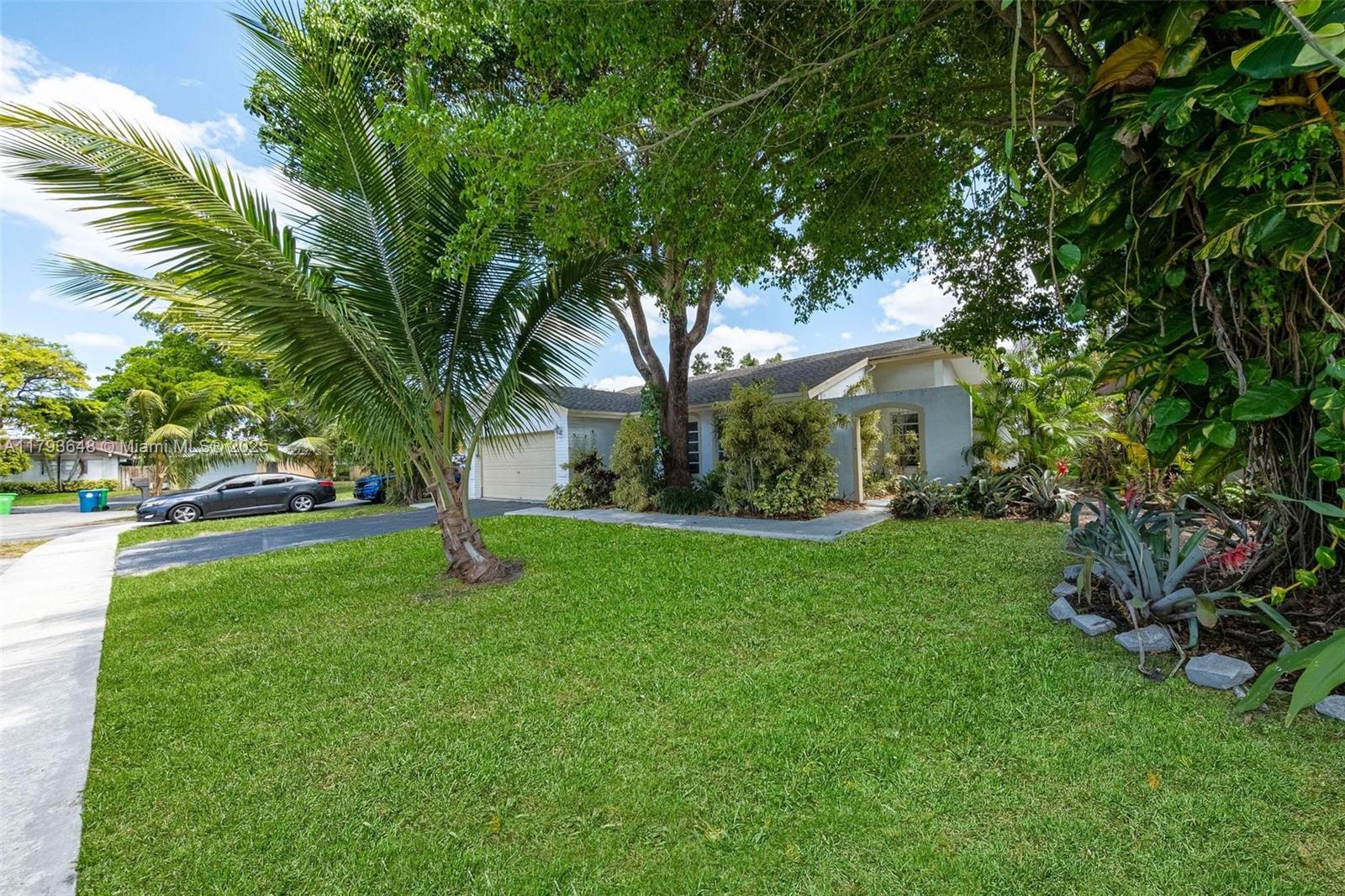9330 NW 39th St, Sunrise, Florida image 11