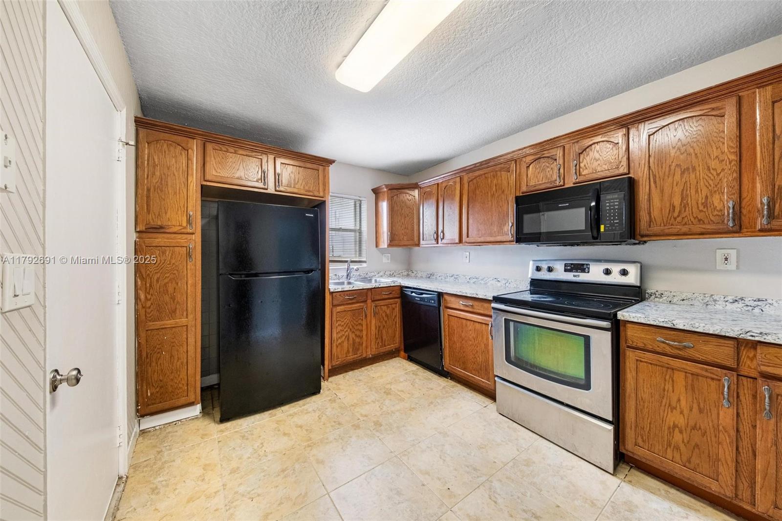 7717 SW 9th St, North Lauderdale, Florida image 21