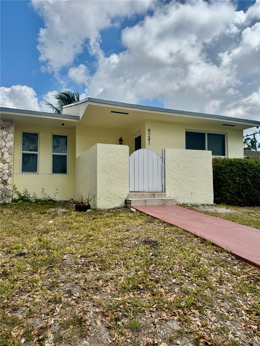 Spacious 3-bed, 2-bath duplex in Cutler Bay offering 1,100 square feet of comfortable living space. This home features a fenced backyard, ideal for privacy and outdoor enjoyment, and includes a rear deck perfect for relaxing or entertaining.  This layout includes 3 decently sized bedrooms and 2 full bathrooms, providing ample room for families or roommates. Small pets are welcome, subject to a non-refundable pet deposit. Renters insurance is required by move in.  $60 application fee per adult. Applicants must show verifiable income of at least three times the monthly rent. As part of the screening process, a credit, background, eviction, and reference check will be conducted.