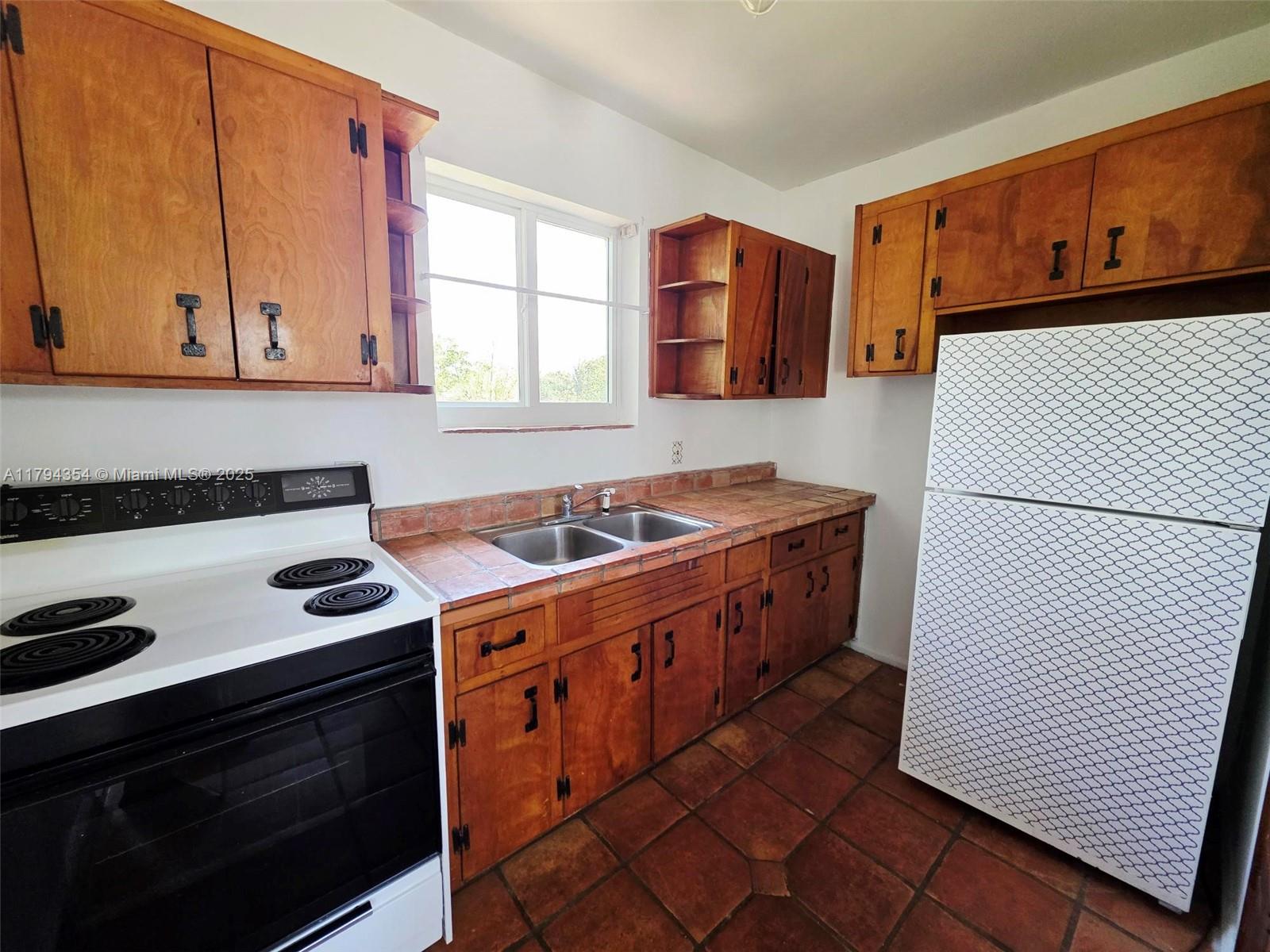 Property photo # 0