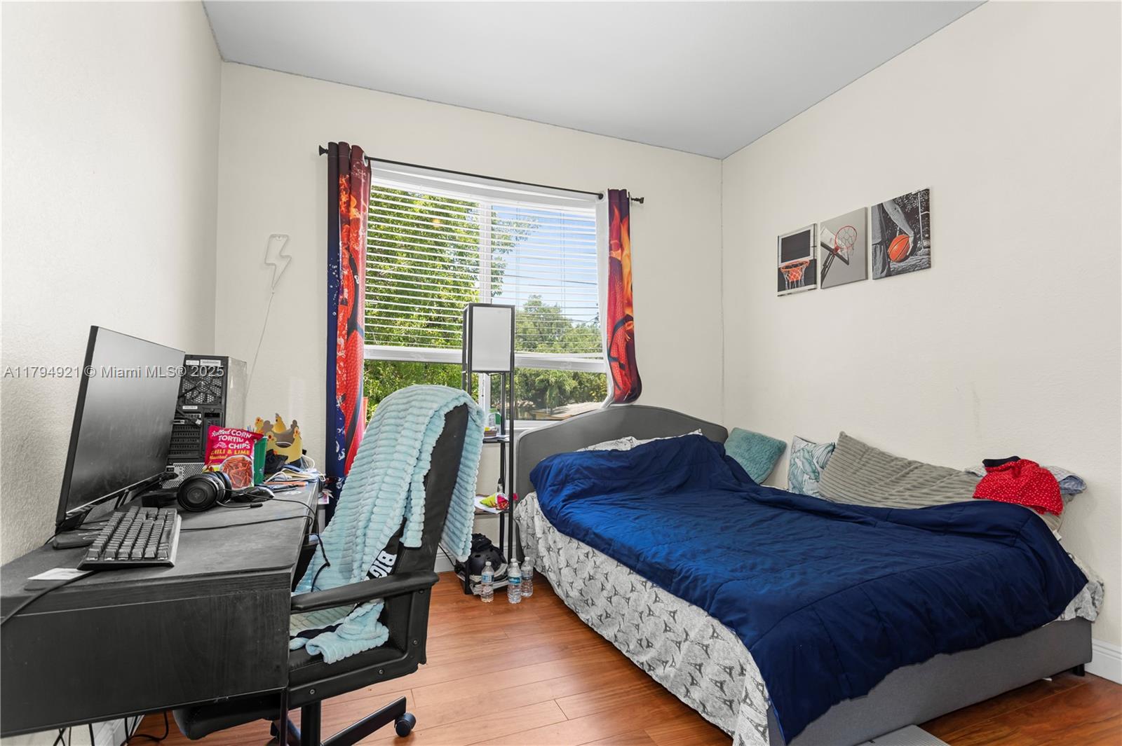 Listing Photo 11