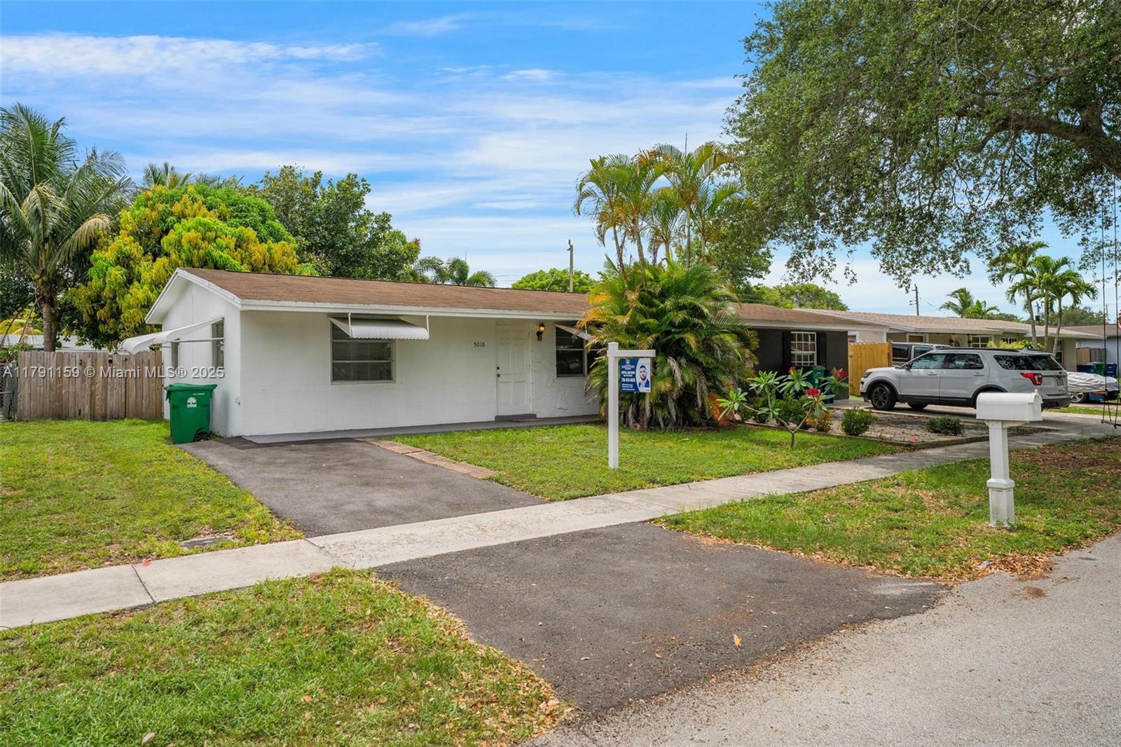 5010 SW 93rd Ave, Cooper City, Florida image 2