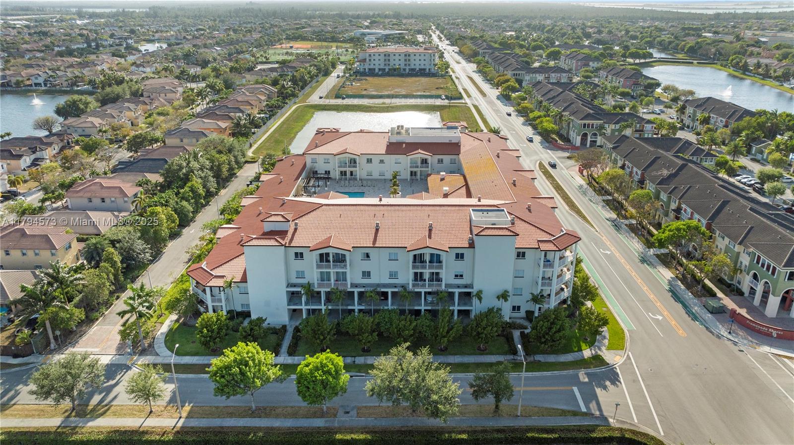 10950 NW 82nd St #415, Doral, Florida image 29