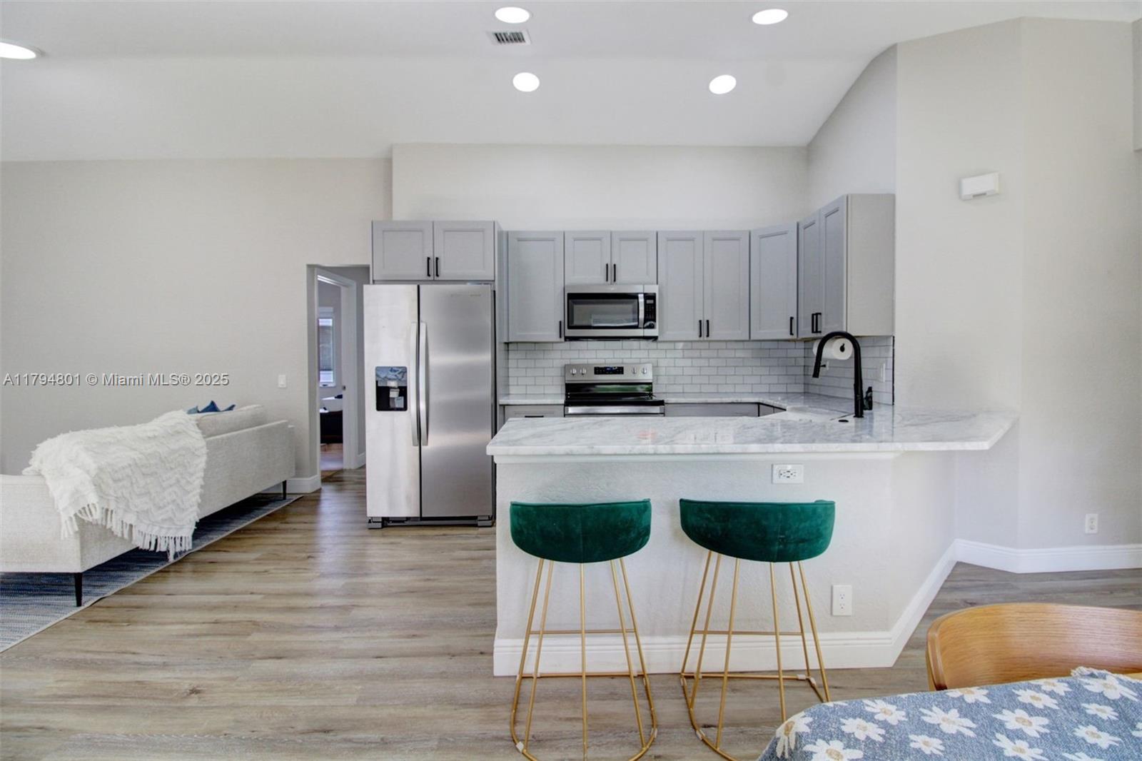 Property photo # 8