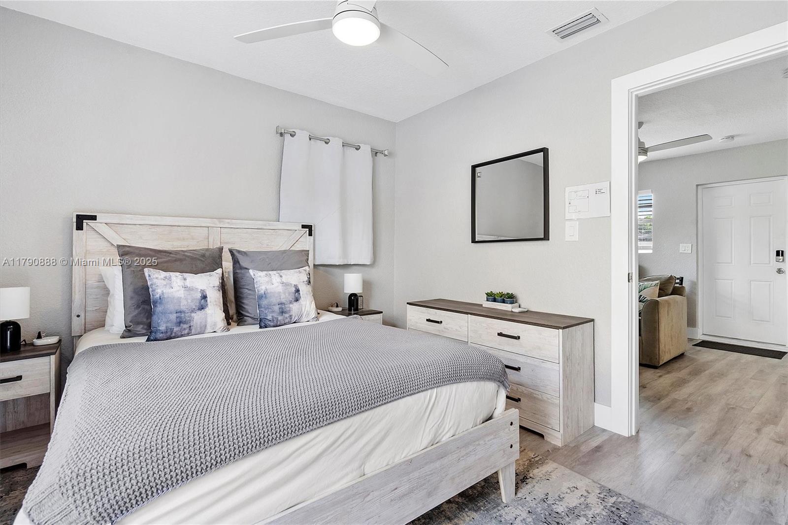 901 NE 16th St, Fort Lauderdale, Florida image 33