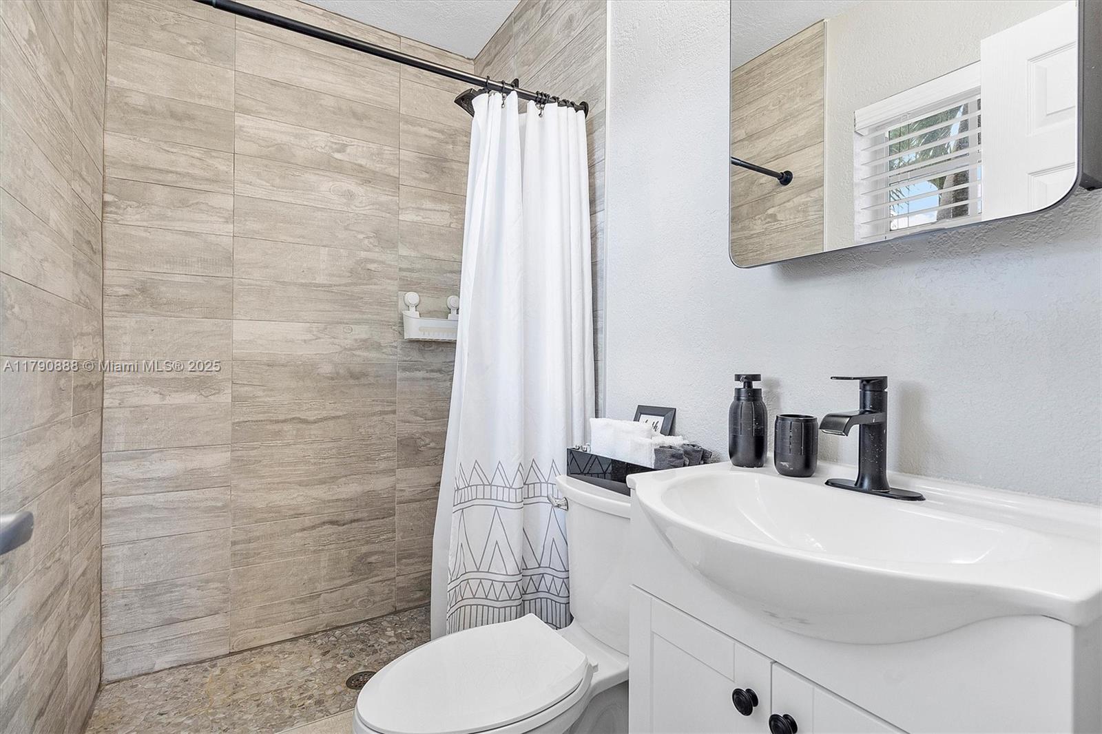 901 NE 16th St, Fort Lauderdale, Florida image 36