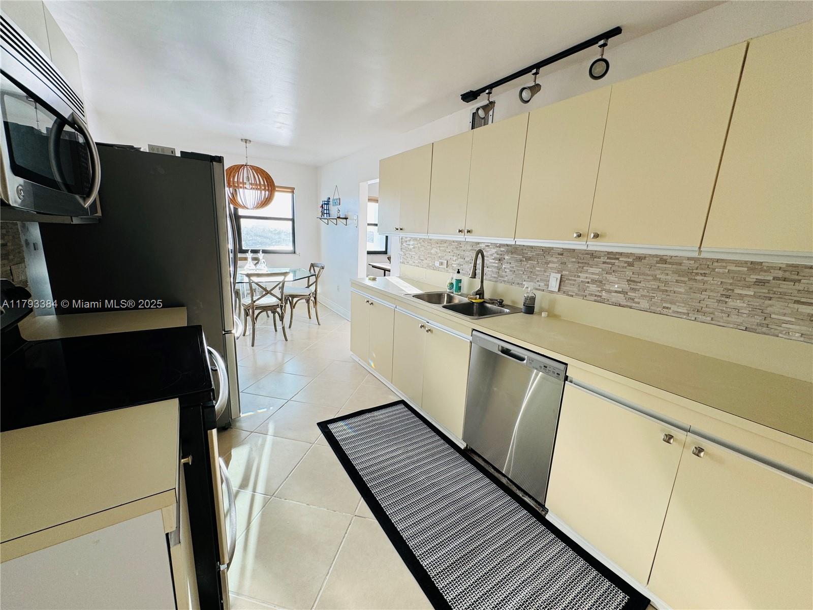Property photo # 4
