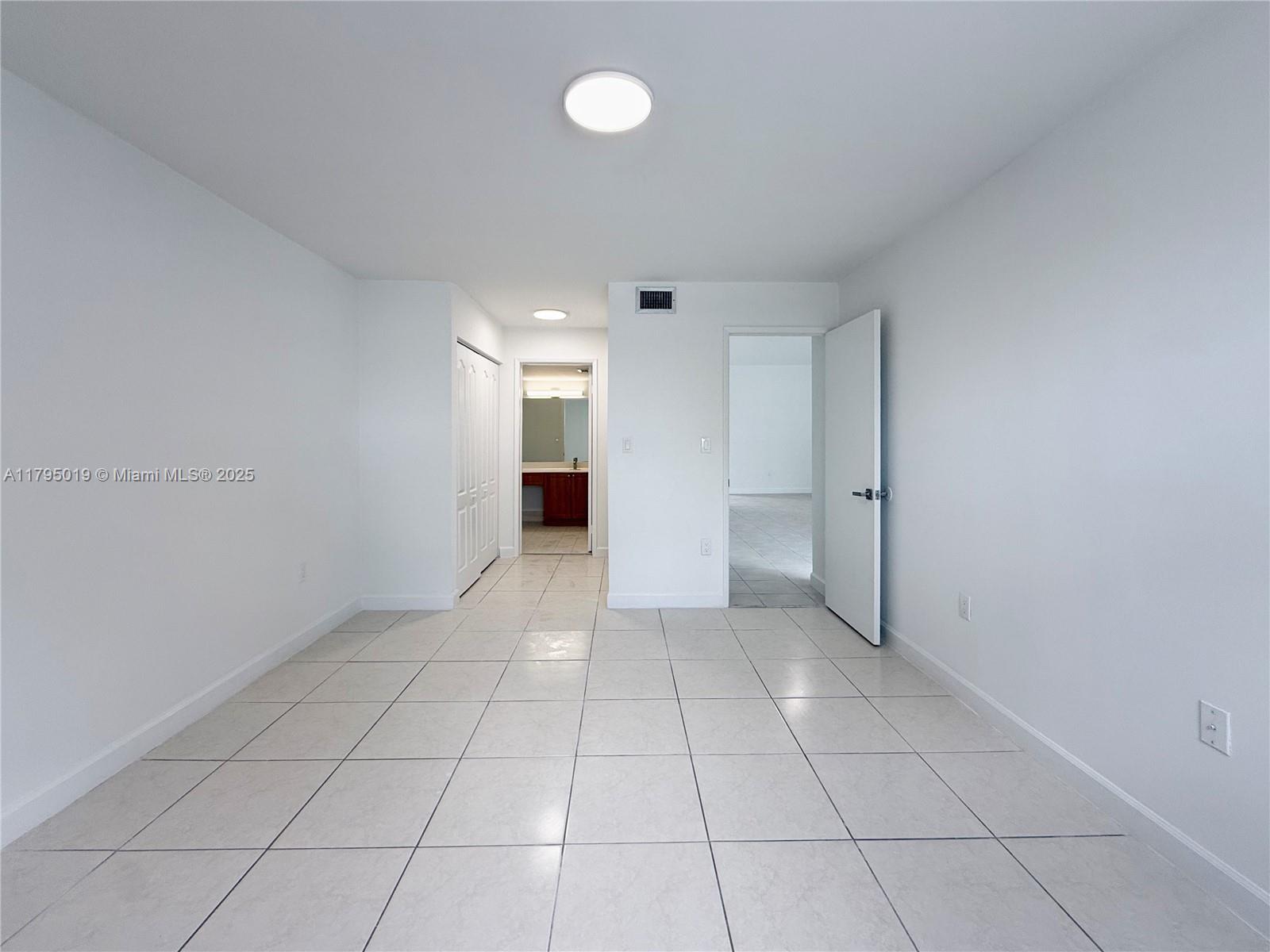 9745 NW 48th Ter #326, Doral, Florida image 11