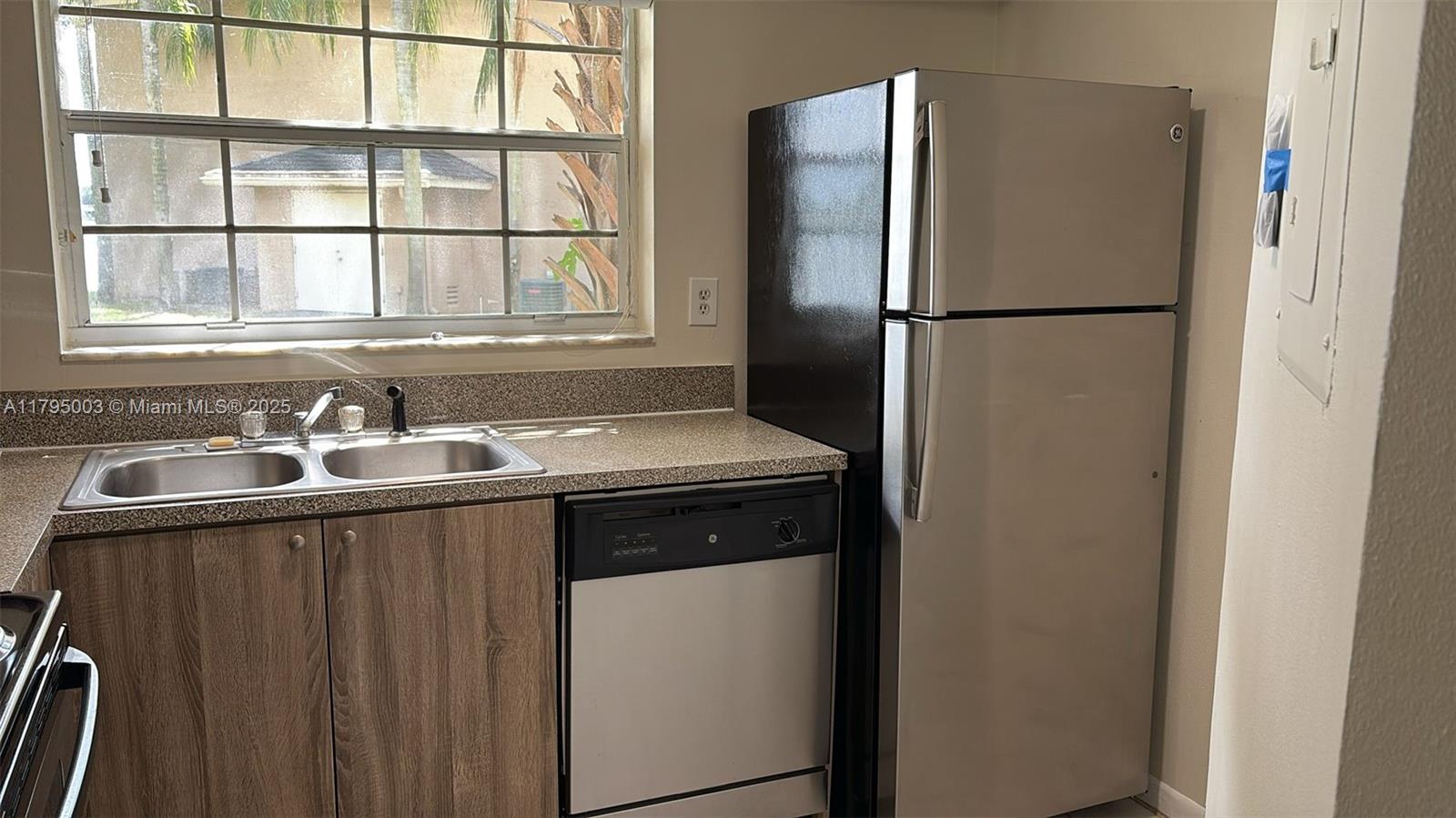 Property photo # 6