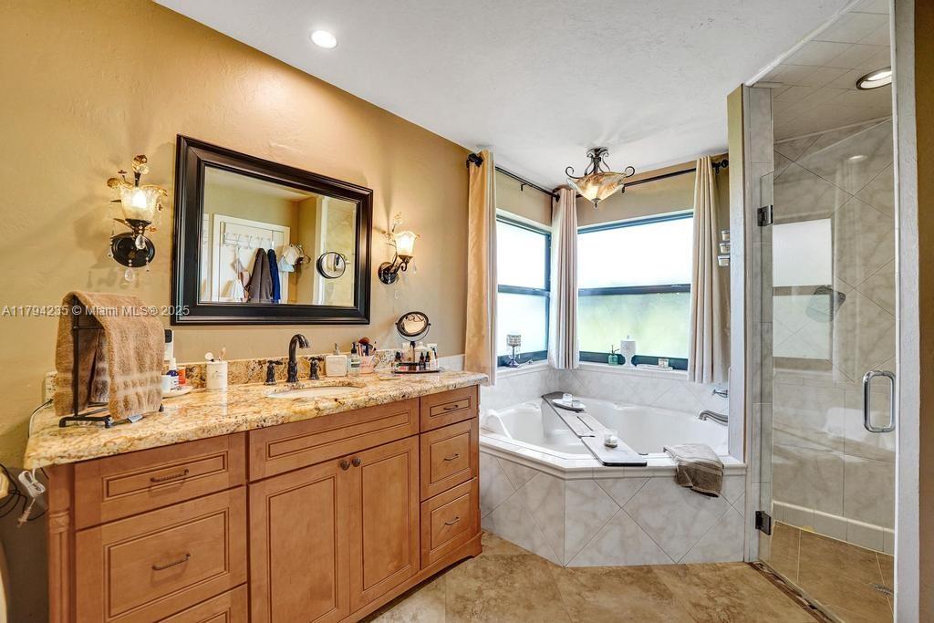 9682 Ridgecrest Ct, Davie, Florida image 25